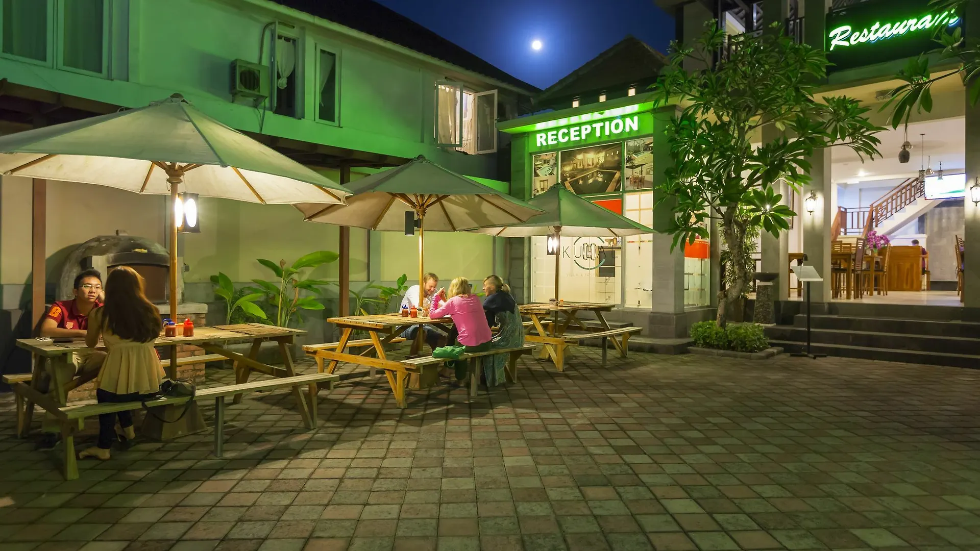 Kubal Bed And Living Hotel Seminyak  2*, Seminyak (Bali)